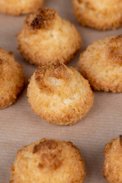 istock Small homemade coconut cookies made using coconut chips 1489517156