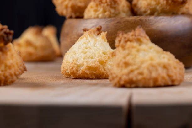 istock Small homemade coconut cookies made using coconut chips 1489517398