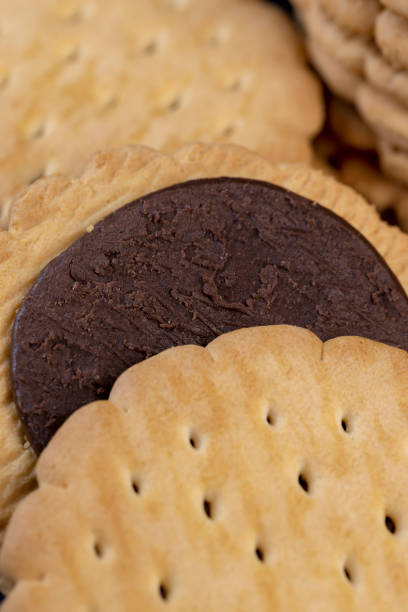 istock crispy cookies with chocolate filling between cookies 1489517692
