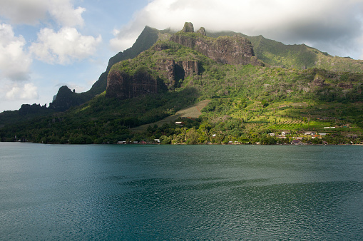 Beautiful green mountains and hills are a paradise haven for travelers visiting Tahiti.