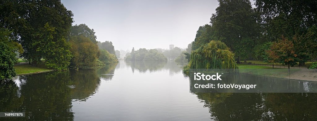 Londra tranquillità alba in St James Park - Foto stock royalty-free di Londra