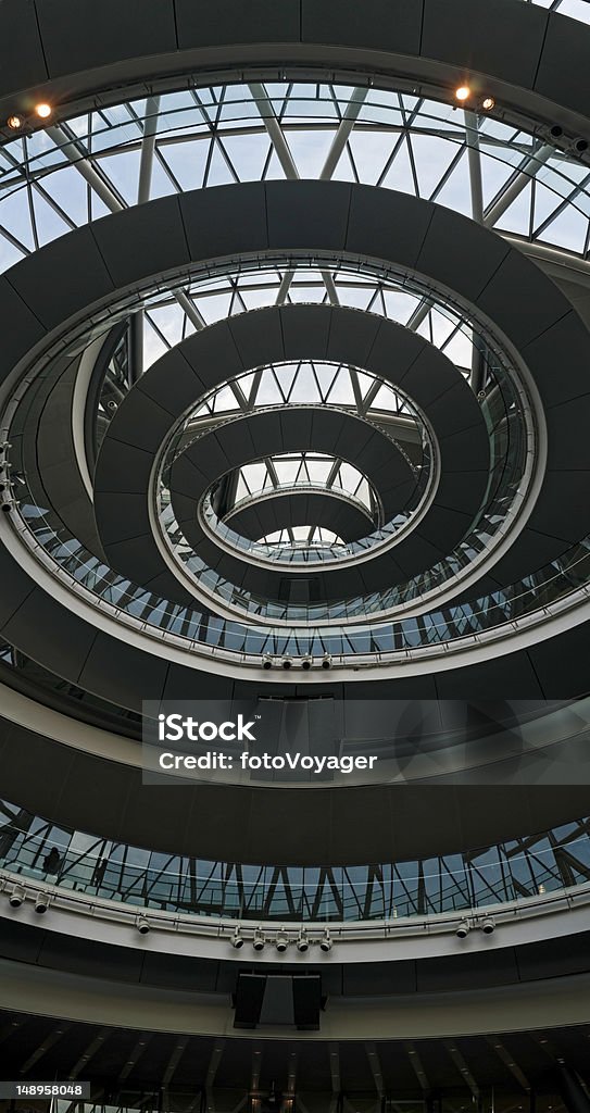 London City Hall spirale verticale - Foto stock royalty-free di Edificio adibito a uffici