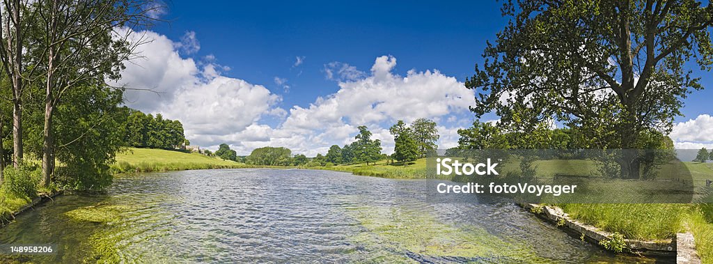 Pitoresca região campestre água meadows - Foto de stock de Agricultura royalty-free