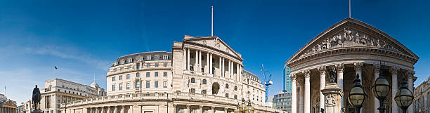 banco da inglaterra royal exchange reino unido - london england bank of england bank skyline imagens e fotografias de stock