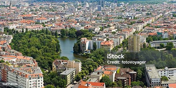 Lietzensee Berlin Charlottenburg - zdjęcia stockowe i więcej obrazów Berlin - Berlin, Charlottenburg, Dom - Budowla mieszkaniowa