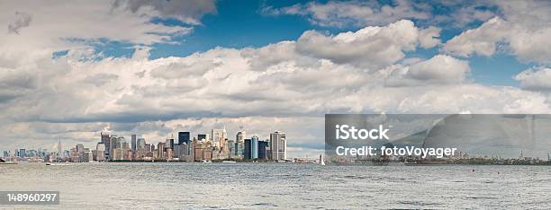 Porto De Nova Iorque Grande Céu - Fotografias de stock e mais imagens de Ao Ar Livre - Ao Ar Livre, Arquitetura, Arranha-céu
