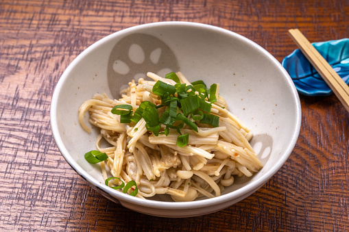 Stir-fried enoki mushrooms with butter and soy sauce