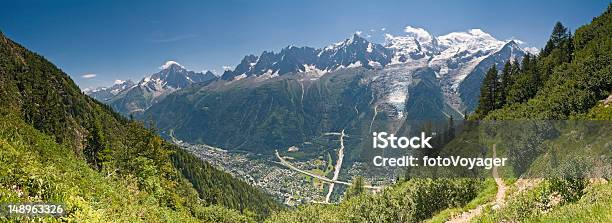 Alpine Wald Verschneiten Gipfel Stockfoto und mehr Bilder von Aiguille du Midi - Aiguille du Midi, Chamonix, Alpen