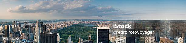 Manhattańskiej Upper East West Side Panorama - zdjęcia stockowe i więcej obrazów Budynek z zewnątrz - Budynek z zewnątrz, Nowy Jork, Wschodnia strona górnego Manhattanu