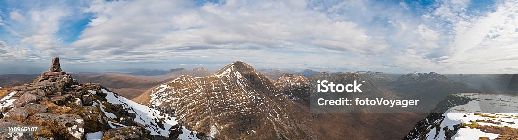 Szkocja wspaniały Highlands wild peaks - Zbiór zdjęć royalty-free (Alpinizm)