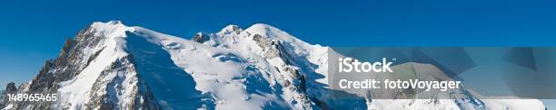 Mont Blanc Cumbre Cúpulas Alta Saboya De Francia Foto de stock y más banco de imágenes de Acantilado - Acantilado, Agujas de Chamonix, Aiguille de Midi