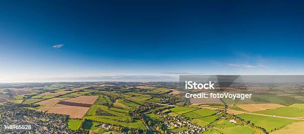 Antena Panorama Mieszany Land Villages Big Sky - zdjęcia stockowe i więcej obrazów Krajobraz falisty - Krajobraz falisty, Zielony kolor, Anglia