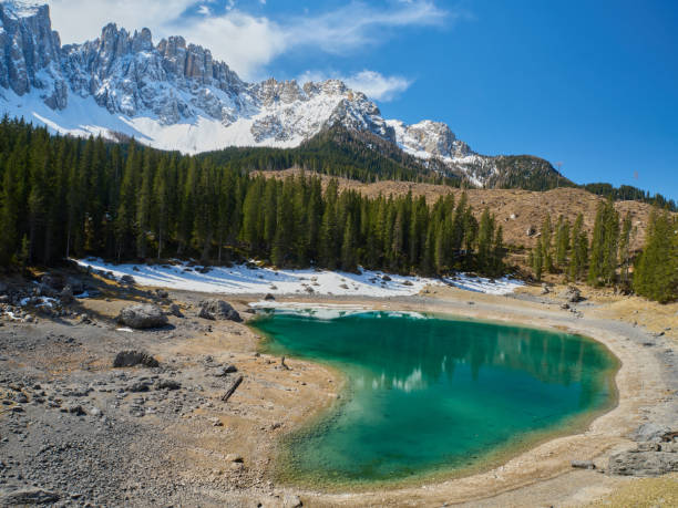 istock Climate change in  lake Carezza/ Karersee 1489761870