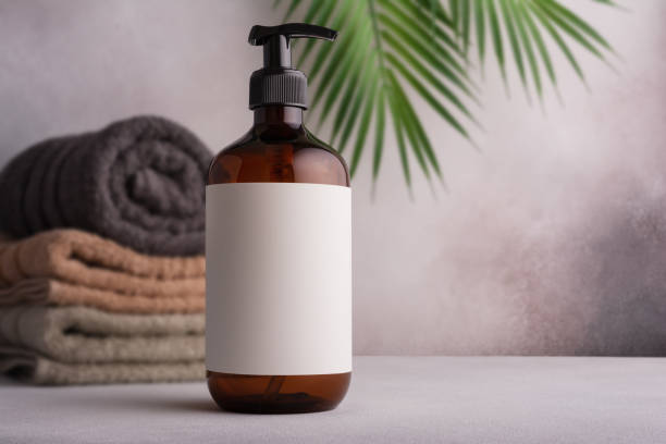 istock Recycled plastic pump bottle with blank white label for mock-up 1489767999