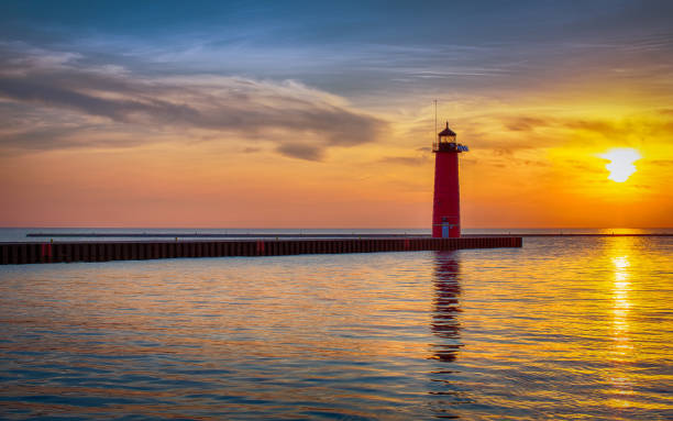istock Kenosha Lighthouse at Sunrise 1489832803