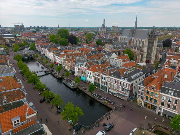 istock Nieuwe Rijn Leiden by drone 1489835874