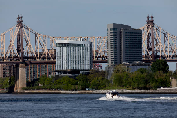 Roosevelt Island and Queensboro Bridge