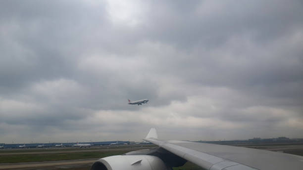 start boeinga 737 linii air china - shanghai pudong international airport pudong taxiing editorial zdjęcia i obrazy z banku zdjęć