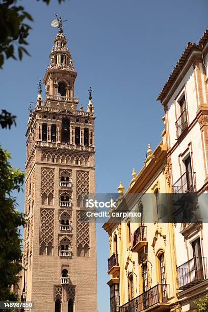 Giralda Tower W Sevilla - zdjęcia stockowe i więcej obrazów Andaluzja - Andaluzja, Architektura, Balkon