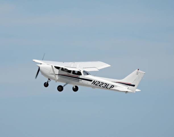 cessna 172s 2002 - cessna_172s zdjęcia i obrazy z banku zdjęć