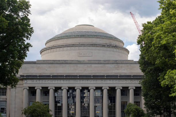 grande cúpula do mit - massachusetts institute of technology university massachusetts dome - fotografias e filmes do acervo