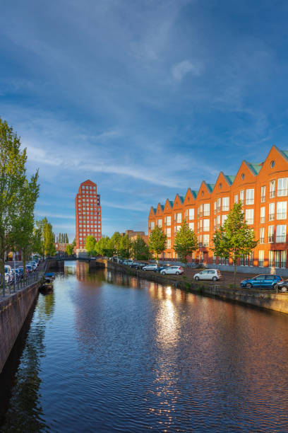 istock Amersfoort, Nederlands stadsgezicht in de wijk Vathorst 1489963619