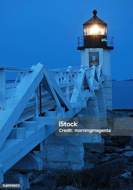 Foto de Farol De Marshall Point e mais fotos de stock de Arquitetura - Arquitetura, Azul, Crepúsculo