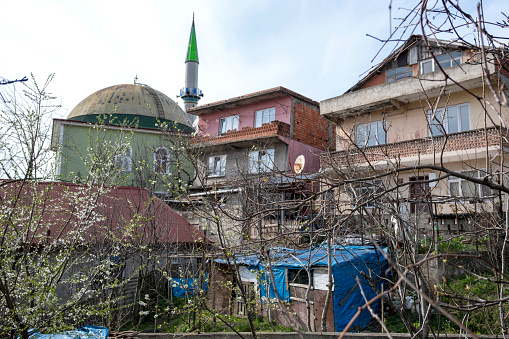 Example of skew crystallization. Slum construction in the province of Zonguldak, Türkiye.