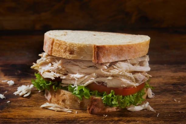 pollo asado sándwich - sandwich salad chicken chicken salad fotografías e imágenes de stock