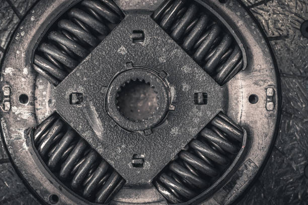 istock Old clutch durring replacement in a garage close up 1490122990