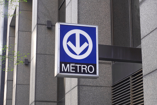 モントリオール地下鉄システムソシエテデトランスポートデモントリオールの特徴的なロゴstm カナダのストックフォトや画像を多数ご用意