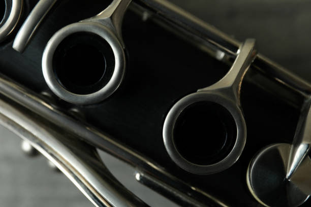 klarinetten-musikinstrument, nahaufnahme und selektiver fokus - musical instrument close up wind instrument brass instrument stock-fotos und bilder