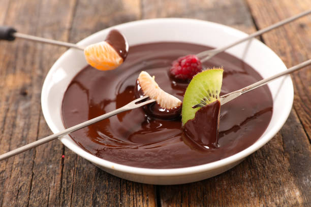 istock chocolate sauce and fresh fruits 1490339566