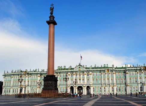 February 5, 2023, San Petersburgo, Russia. The Winter Palace is a palace in Saint Petersburg that served as the official residence of the House of Romanov, previous emperors, from 1732 to 1917. Actually The palace and its precincts is the Hermitage Museum.