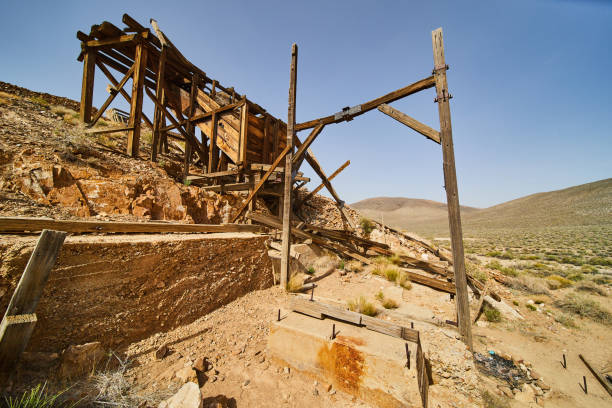 istock Hillside with abandoned mining equipment at Eureka Mine in Death Valley 1490388658
