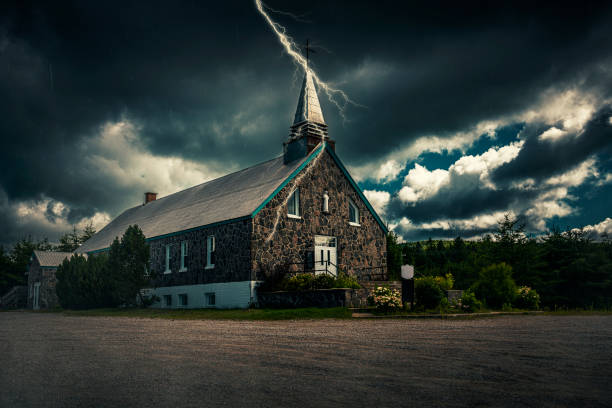 lightning strike a church in Trois-Rivieres in Canada
