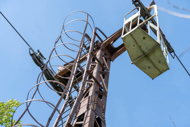 istock Abandoned tower cableway for transporting people in amusement park. 1490405365