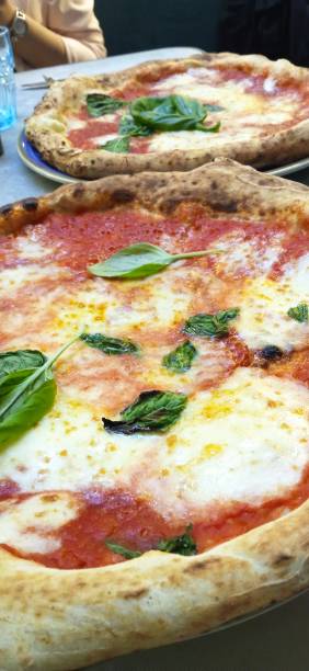 istock Pizza napolitana 1490422139