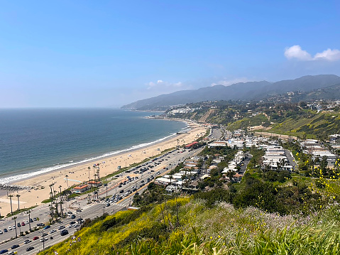 Looking over Pacific Ocean from Pacific palisades bluff