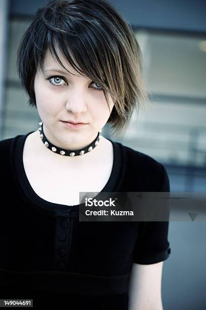 Emo Stockfoto und mehr Bilder von Abgeschiedenheit - Abgeschiedenheit, Accessoires, Attraktive Frau