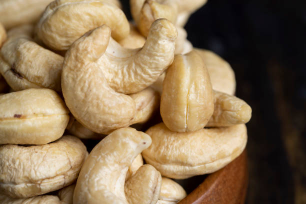 istock ready to eat and peeled cashew nuts 1490450566