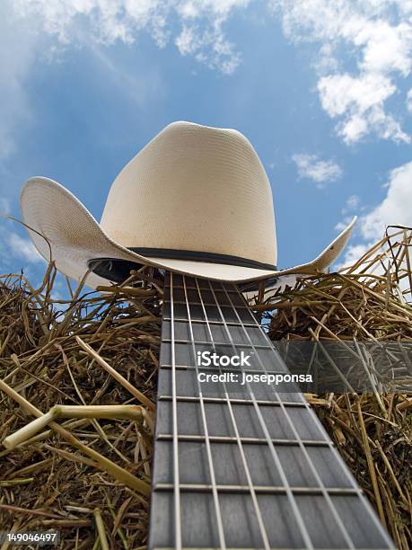 Photo libre de droit de Musique Country banque d'images et plus d'images libres de droit de Blanc - Blanc, Bleu, Chapeau