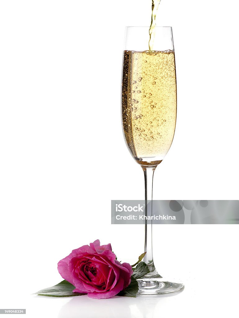 Róża wina i szampana na białym tle - Zbiór zdjęć royalty-free (Alkohol - napój)