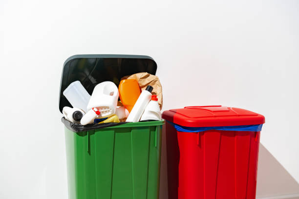 istock Trash cans full of waste in the building 1490490501