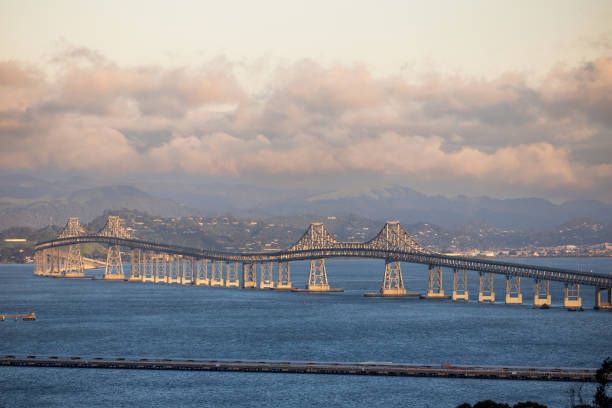 richmond bridge, kalifornia - richmond san rafael bridge zdjęcia i obrazy z banku zdjęć