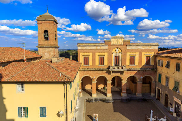 istock Lari, Town hall town square in Tuscany 1490504906