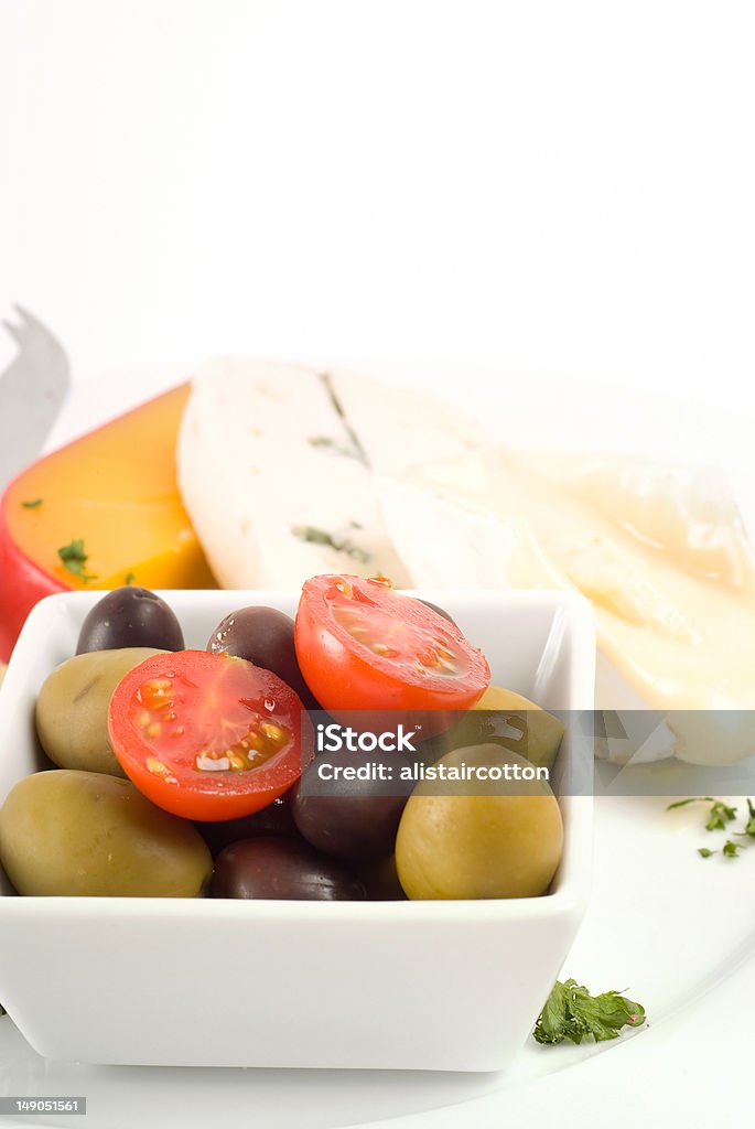 Bandeja de quesos - Foto de stock de Aceituna libre de derechos