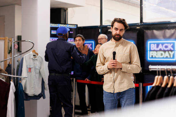 istock Reporter reporting on Black Friday news 1490567680