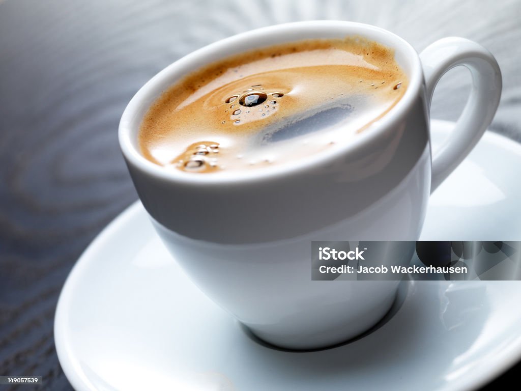 Zbliżenie na gorąco Filiżanka do kawy - Zbiór zdjęć royalty-free (Kawa - napój)