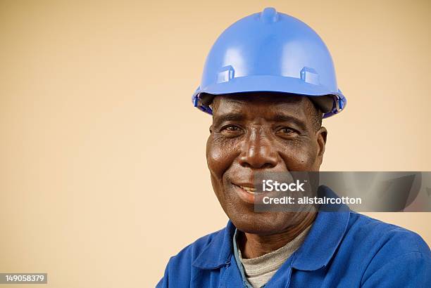 Retrato De Trabalhador Da Construção Civil - Fotografias de stock e mais imagens de Adulto - Adulto, Artesão, Azul